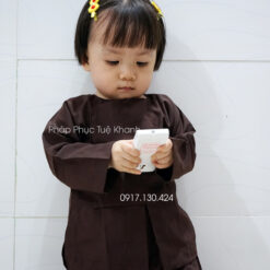 Đồ lam đi chùa cho bé gái kiểu vạt hò truyền thống màu nâu